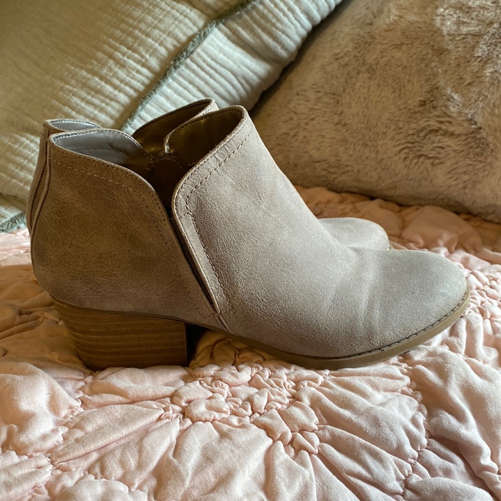 Women’s Tan Booties